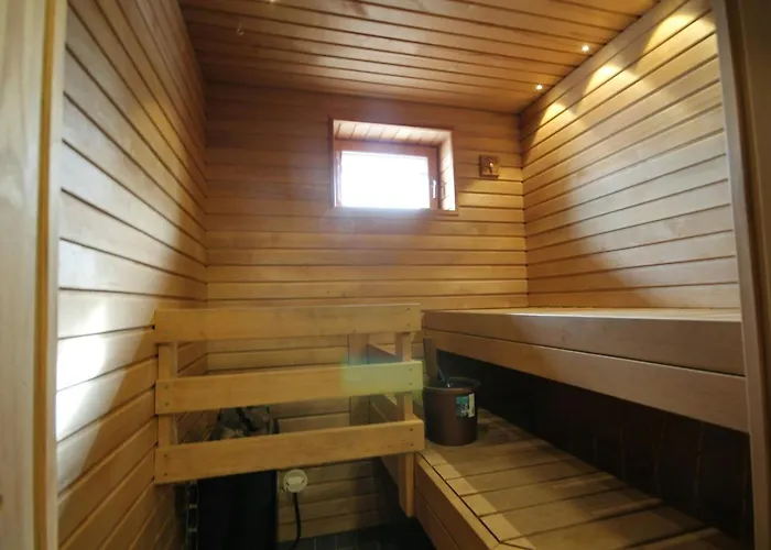 Spacious For 4 With Sauna
