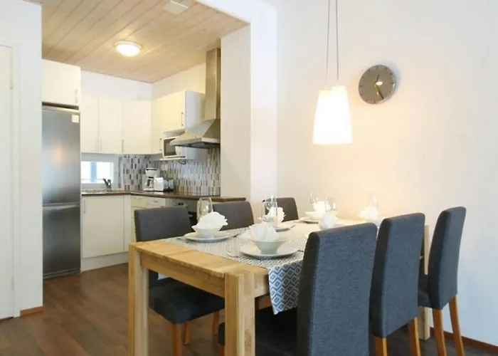 아파트 Spacious For 4 With Sauna