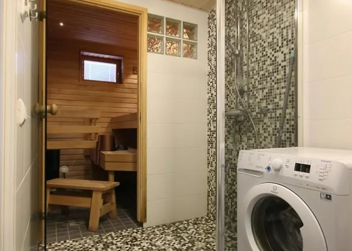 Spacious For 4 With Sauna 이마트라